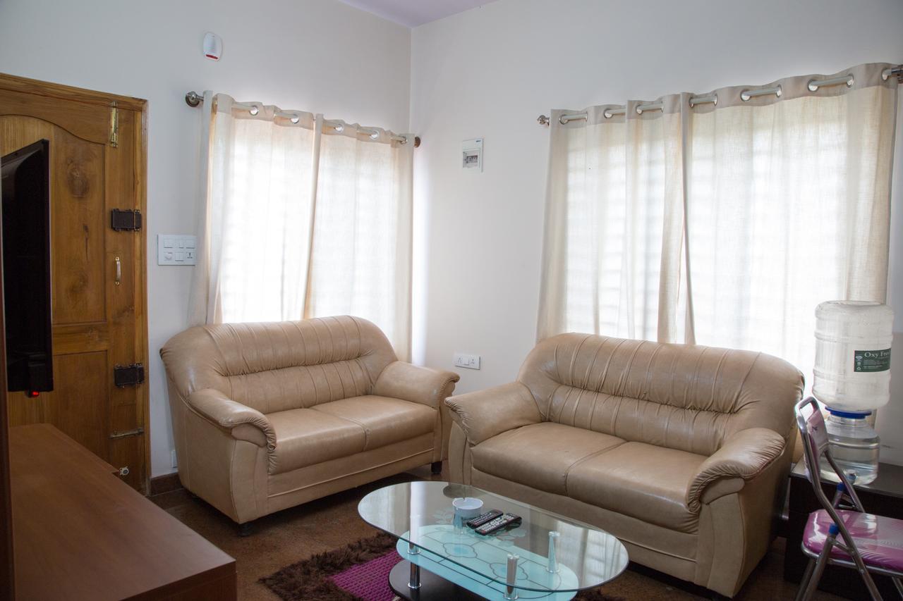 Oyo 9702 Hebbal Hotel บังกาลอร์ ภายนอก รูปภาพ